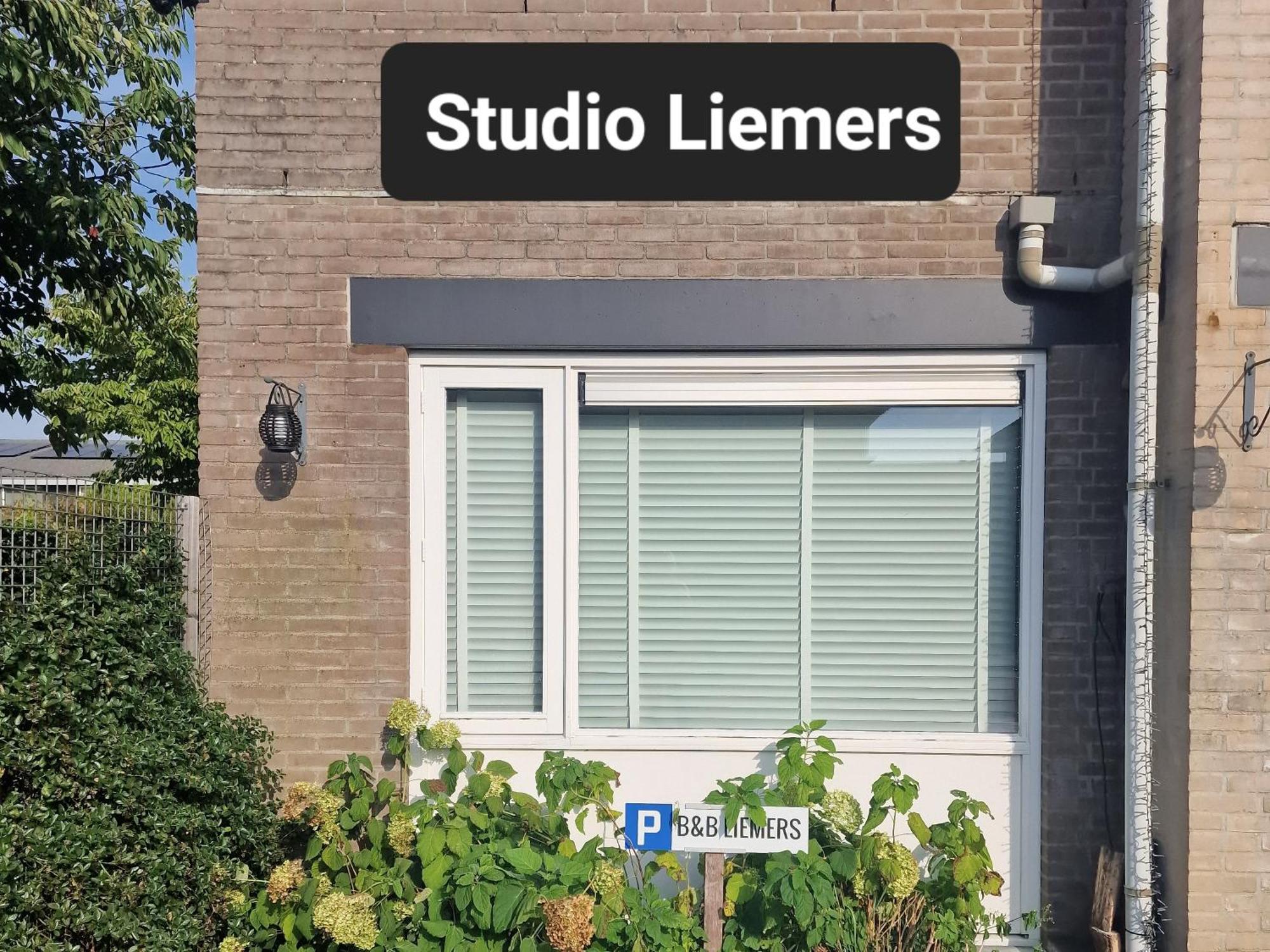 Deluxe King Studio