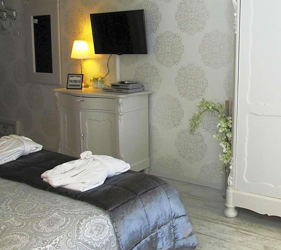 Double Room Bath